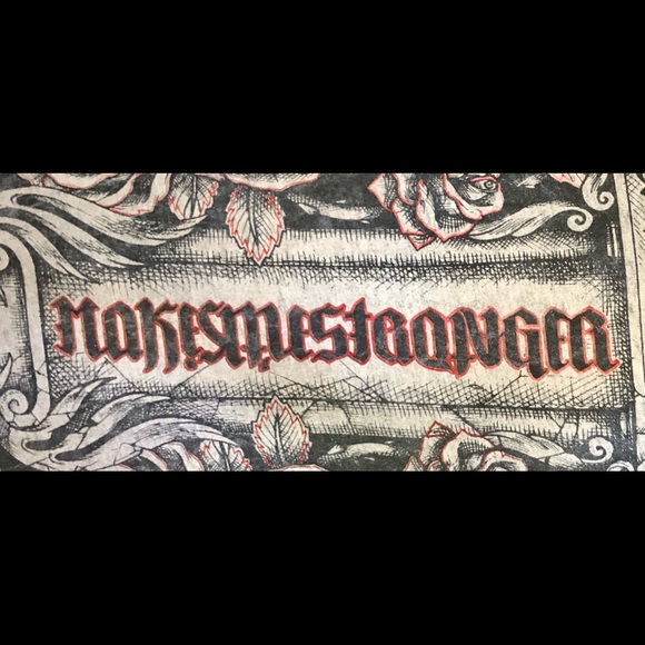 Red Chapter t-shirt - Picture 5 of 6